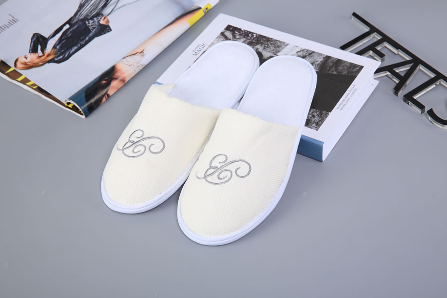 Hotel disposable slippers