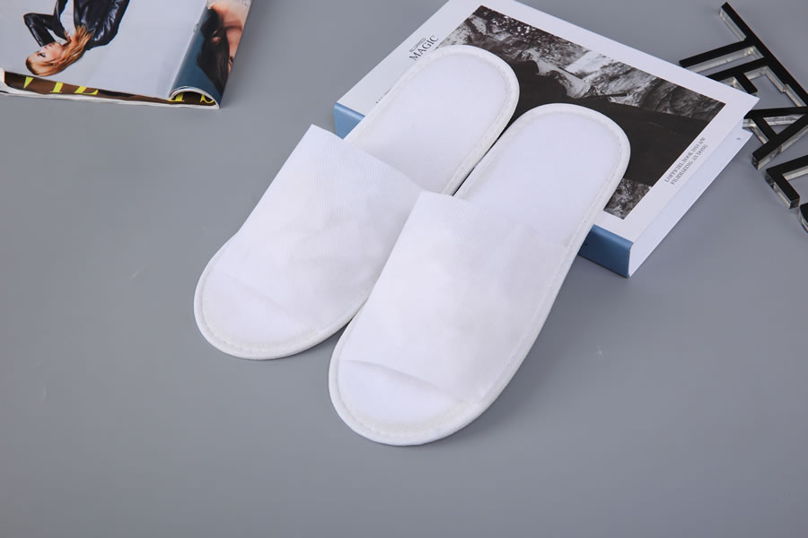 Hotel disposable slippers