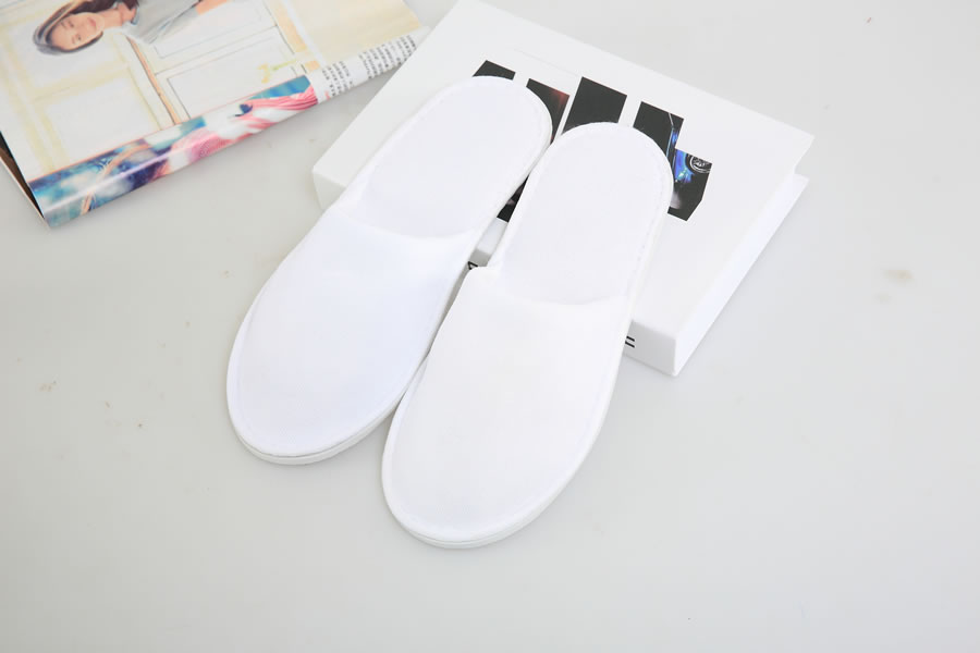 Hotel disposable slippers
