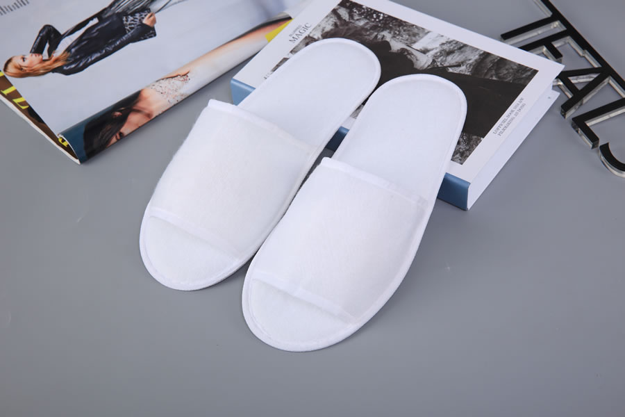 Hotel disposable slippers